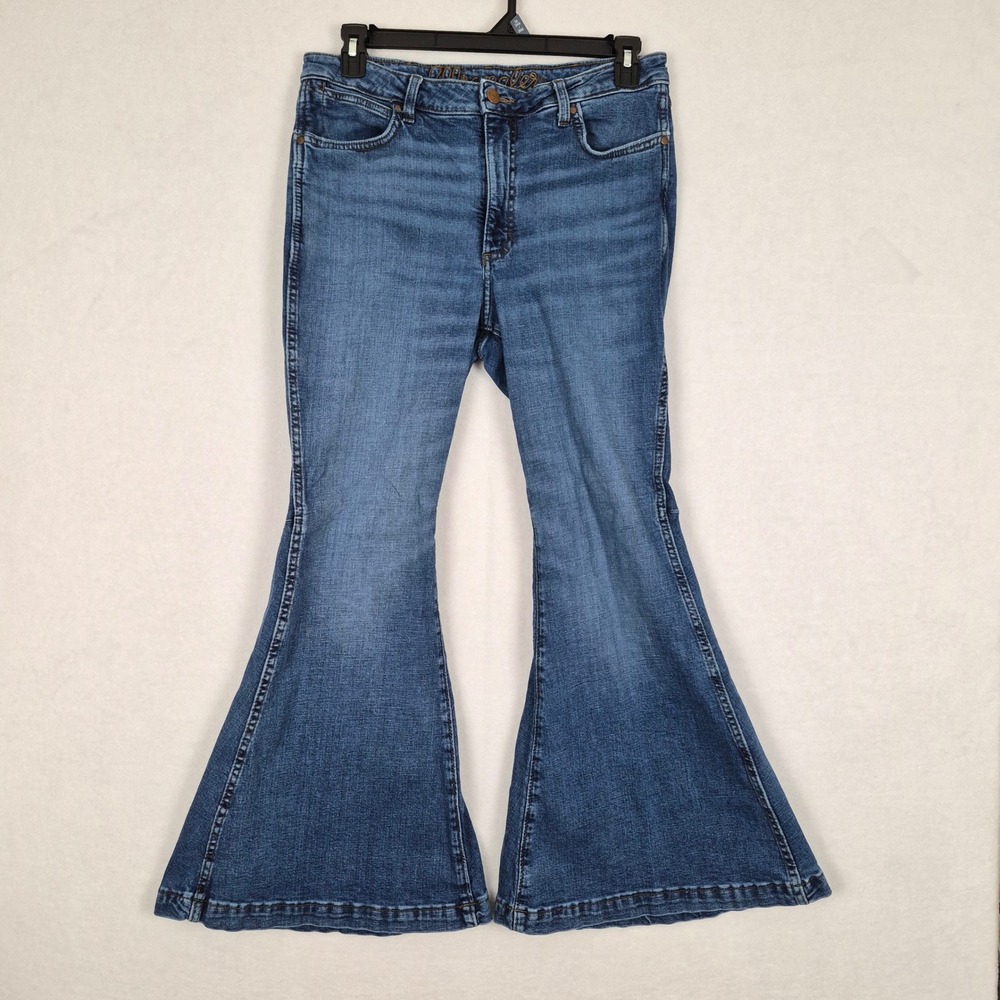 Wrangler Women Blue High Rise Flare Bell Bottom Jeans 32x32 Western Cowgirl Boho